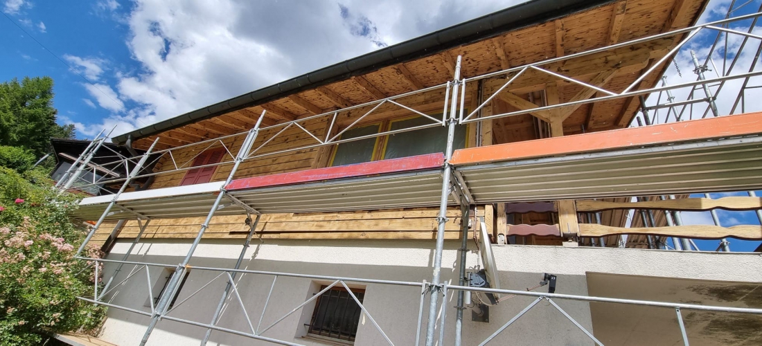 Sablage par aérogommage d’un chalet situé à ST Cergue