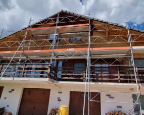 Sablage par aérogommage d’un chalet situé à ST Cergue
