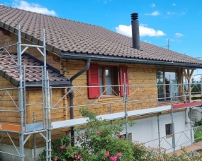 Sablage par aérogommage d’un chalet situé à ST Cergue