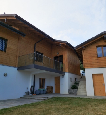 Décapage par aérogommage (sablage) d’une villa en bois à Arzier