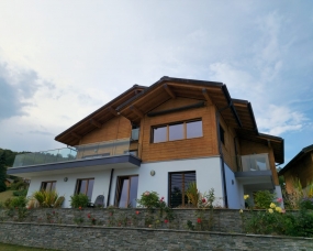 Décapage par aérogommage (sablage) d’une villa en bois à Arzier