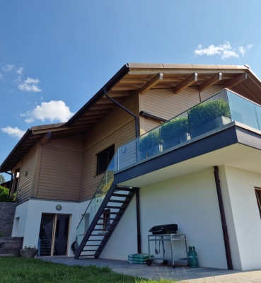 Décapage par aérogommage (sablage) d’une villa en bois à Arzier